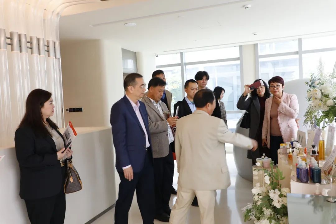 时讯 | 泰中国际企业家联合总会到访科盈集团,共谋化妆品产业出海新篇
